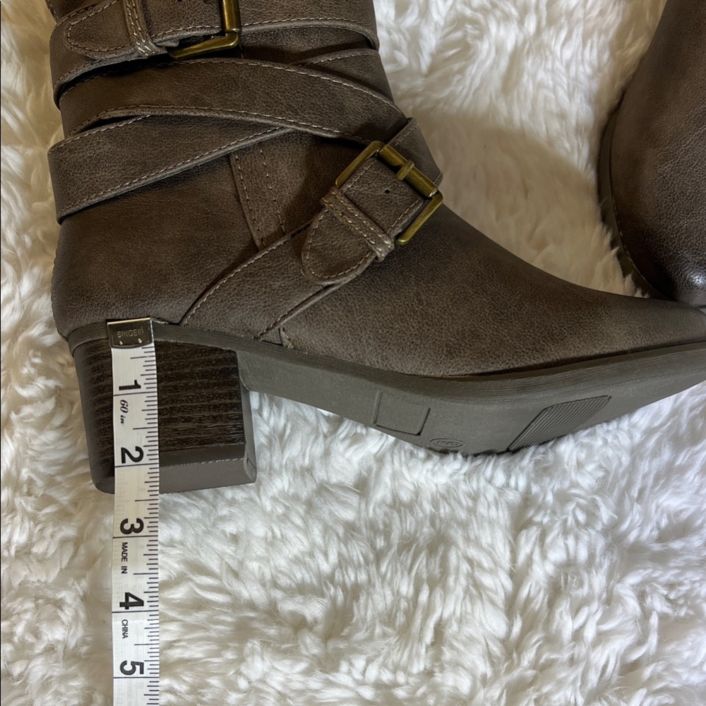 Elegant Over the Knee Brown Boots - Picture 14 of 16